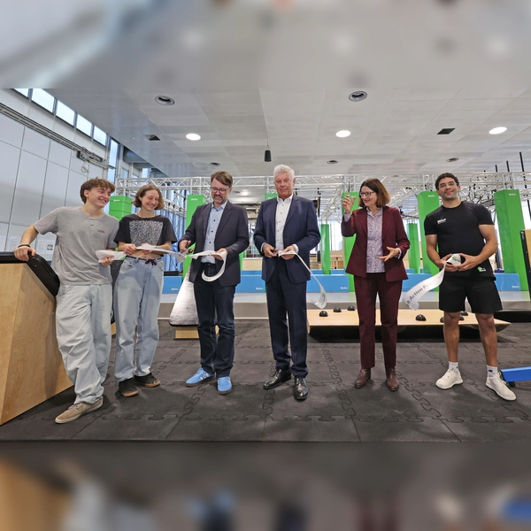 Oberbürgermeister Dieter Reiter (Mitte), Sportreferent Florian Kraus und Olympiapark-Chefin Marion Schöne eröffneten den Munich Action Park. (Foto: Michael Nagy/ Presseamt)