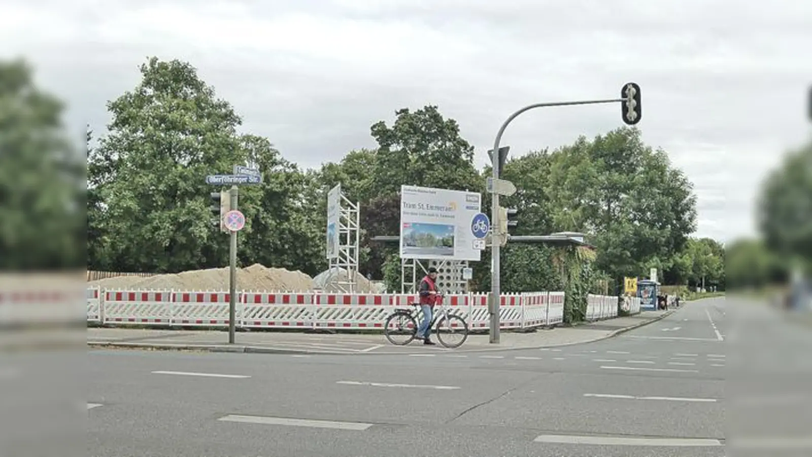 Wendeschleife der neuen Tram St. Emmeram an der Oberföhringer-/Ecke Cosimastraße: Die Anwohner  befürchten Rückstaus.   	 (Foto: ikb)