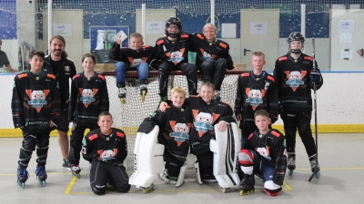Die U13-Mannschaft der Hockey Nerds Lohhof sicherte sich mit zwei Siegen am letzten Turnierspieltag ein weiteres Mal den Titelgewinn.  (Foto: Hockey Nerds )