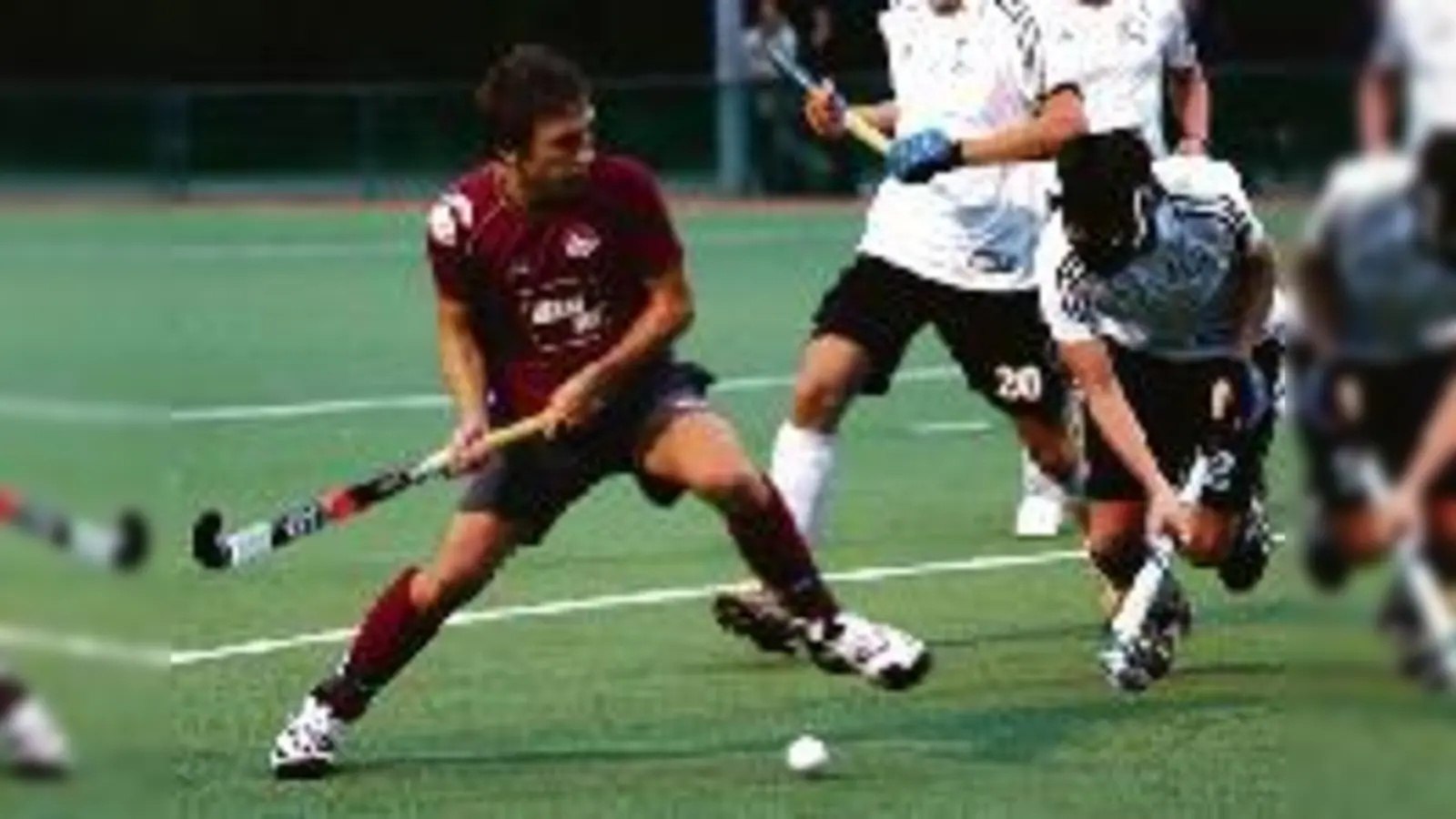 Beim Penaltyschießen behielt MSC-Angreifer Max Stephan (links) die Nerven und machte im zweiten Spiel in der zweiten Liga den zweiten Sieg für den MSC klar.	 (Foto: ba)