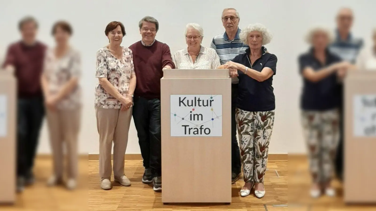 Der Vorstand des Vereins für Stadtteilkultur Neuhausen-Nymphenburg: v.l. Gertrud Schröther (Schatzmeisterin), Wolfgang Schwirz (Stellv. Vorsitzender), Ingeborg Staudenmeyer (Vorsitzende), Franz Schröther (Beisitzer) und Apollonia Pramberger (Schriftführerin). Auf dem Foto fehlt Niko Strnad (Beisitzerin).. (Foto: Franziska Velte)