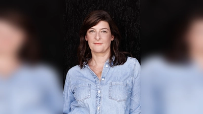 Heike Specht, Jahrgang 1974, studierte Geschichte und Literaturwissenschaft in München. Sie promovierte über die Familie Lion Feuchtwangers und arbeitete mehrere Jahre als Verlagslektorin. Heute lebt sie als freie Autorin in Zürich. Zuletzt erschienen die Biografien „Lilli Palmer. Die preußische Diva“ und „Curd Jürgens. General und Gentleman“ sowie bei Piper „Ihre Seite der Geschichte. Deutschland und seine First Ladies von 1949 bis heute“ und „Die Ersten ihrer Art. Frauen verändern die Welt.“ (Foto: Miriam Kluka)