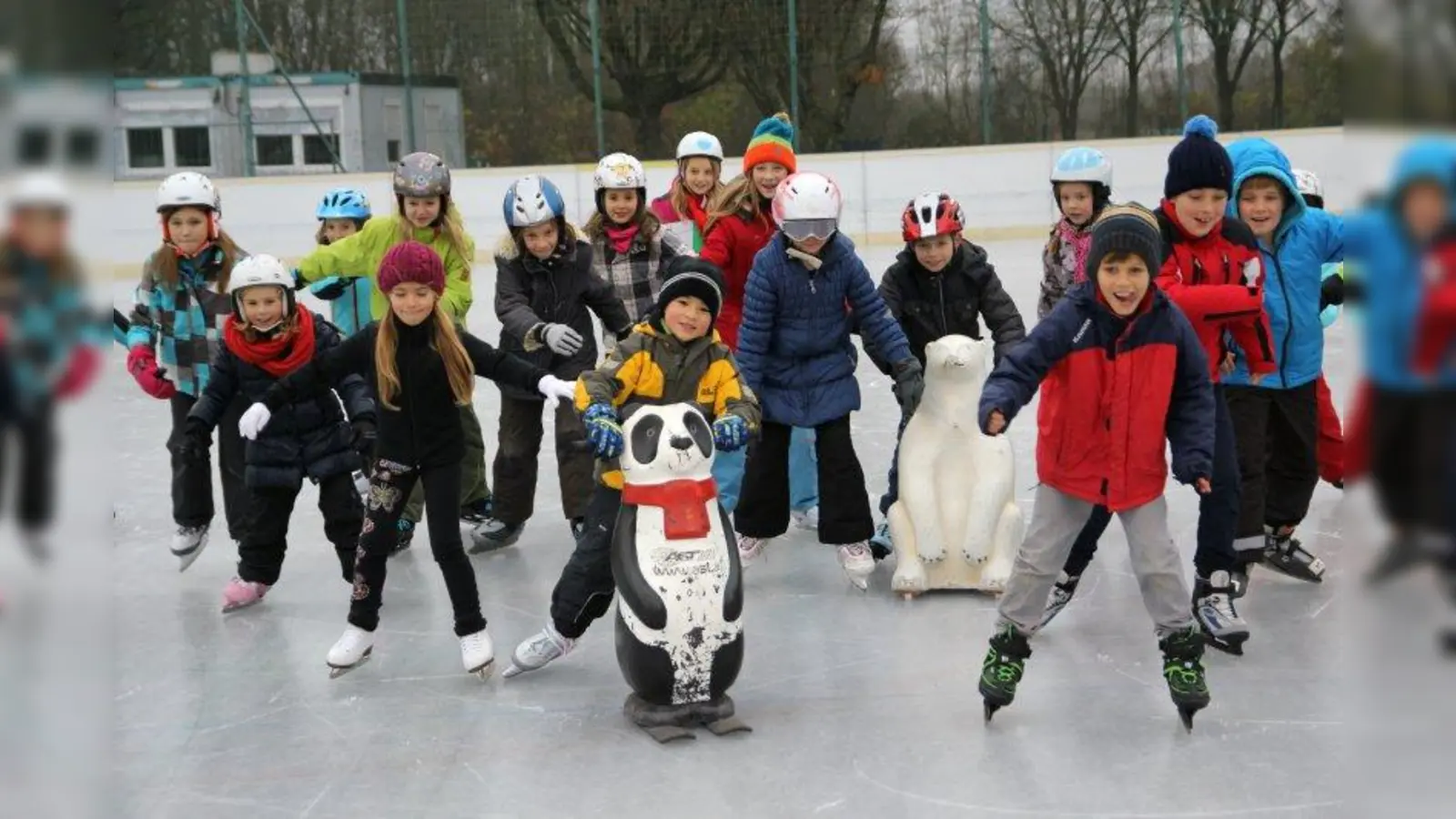 Täglich von 14 bis 17 Uhr gibt es allgemeines Eislaufen im Eiswunder Planegg. Außerdem öffnet die Eisfläche auch am Freitag- und Samstagabend sowie am Sonntagvormittag. (Foto: us)