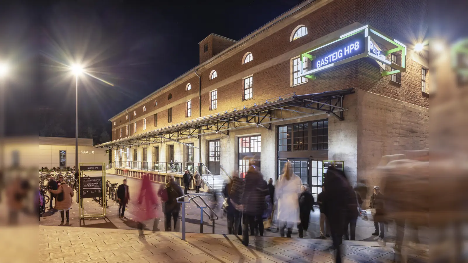 Wenn in der Isarphilharmonie eine Veranstaltung stattfindet, stehen zwei Stunden vor Beginn Parkplätze auf dem Gelände des Blumengroßmarkts zur Verfügung.  (Foto: HGEsch/Gasteig)