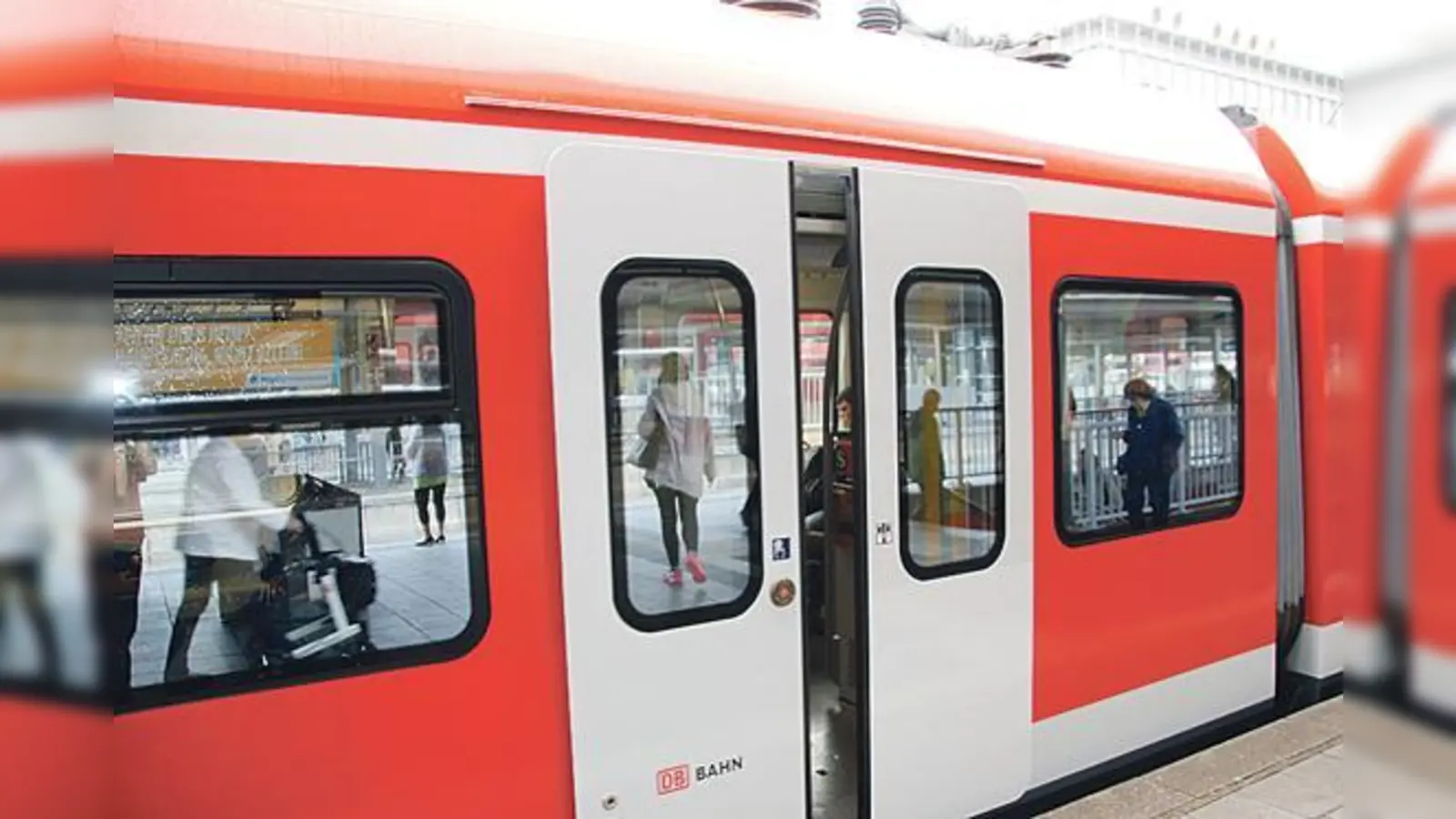 Ab Sonntag werden die S-Bahn-Türen in den Stammstreckenbahnhöfen vom Lokführer zentral geöffnet.	 (Foto: Deutsche Bahn)