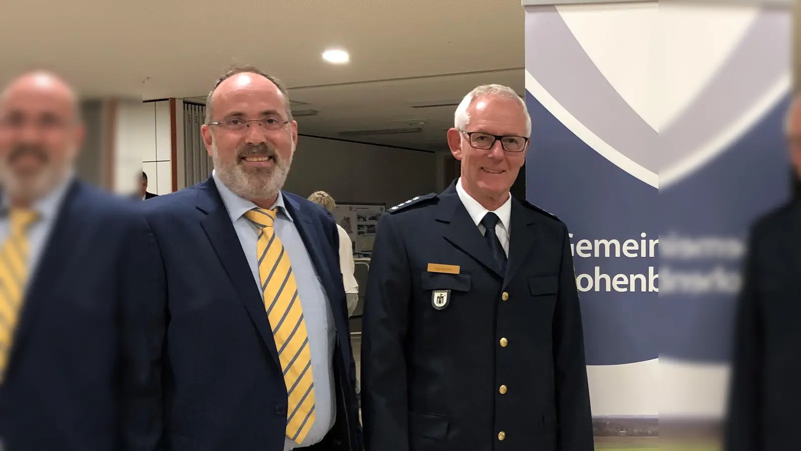 Bürgermeister Dr. Stefan Straßmair, der Leiter der PI 28, Armin Ganserer und Landrat Christoph Göbel standen den Bürgern Rede und Antwort. (Foto: hw)