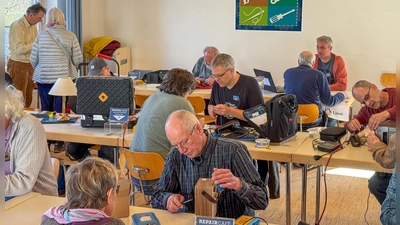 Das Ramersdorfer Repair-Café ist eines der größten regionalen Repair-Cafés in Bayern. (Foto: Michael Himmelstoß)