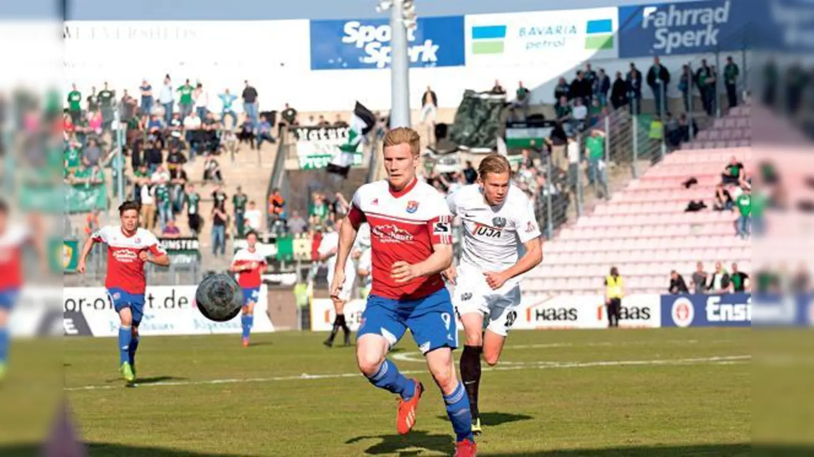 Im Heimspiel gegen Münster hatte Andreas Voglsammer noch getroffen, in Burghausen blieb die Hachinger Offensive komplett blass.	 (Foto: Stefan Kukral)