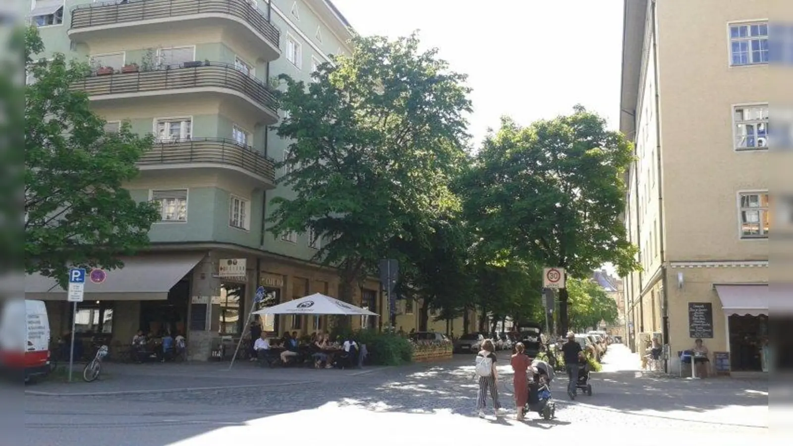 In der Anglerstraße soll beidseitig jeweils ein Parkplatz in Fahrradabstellplätze umgewandelt werden. (Foto: kö)