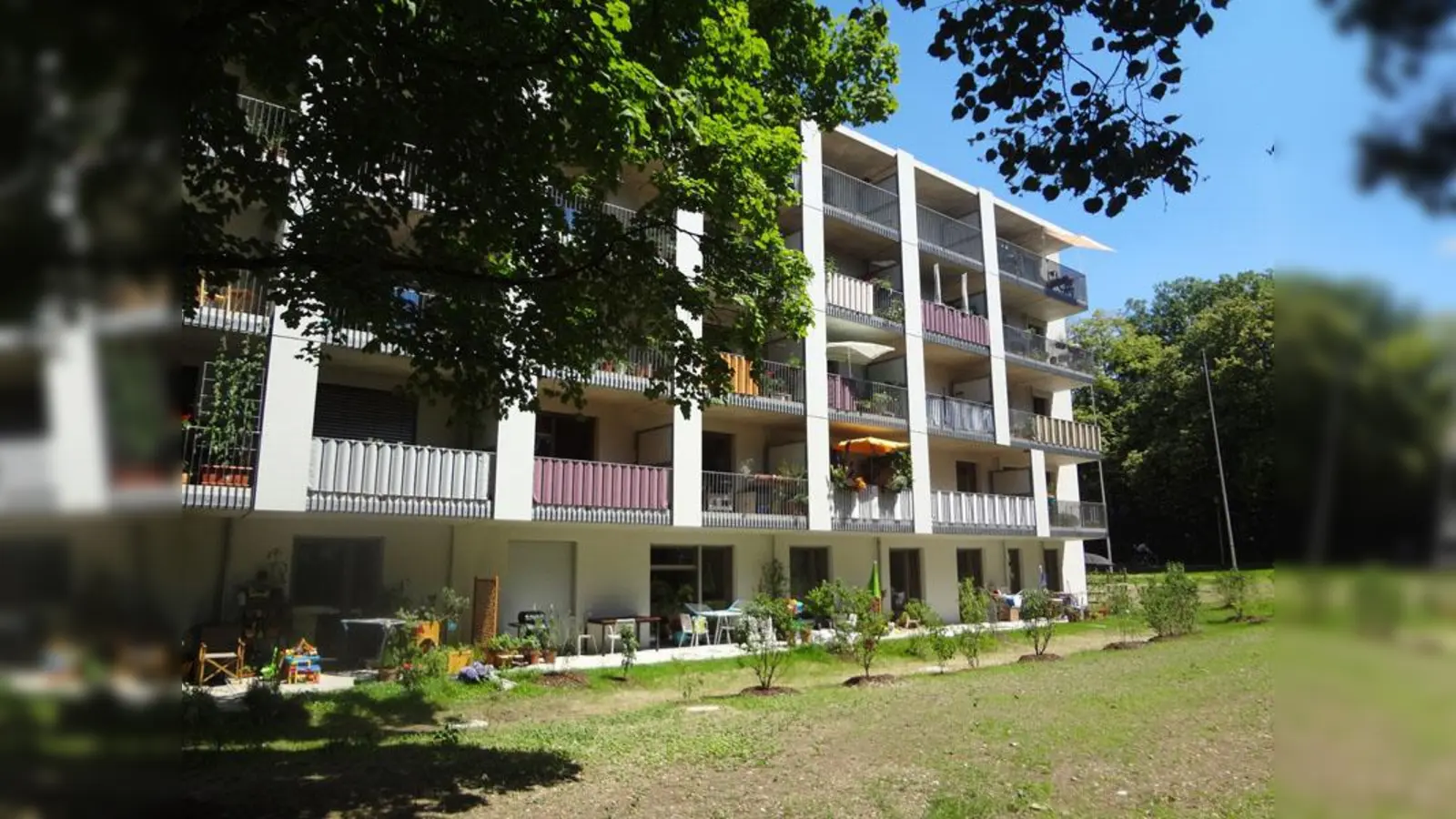 Eines der Wohnprojekte, das schon umgesetzt wurde: Auf dem Grund eines ehemaligen Altenheims haben WOGENO und GEWOFAG am Reimarplatz ein generationsübergreifendes Wohnhaus gebaut. Die 126 Wohnungen wurde 2014/2015 bezogen. (Foto: wogeno)