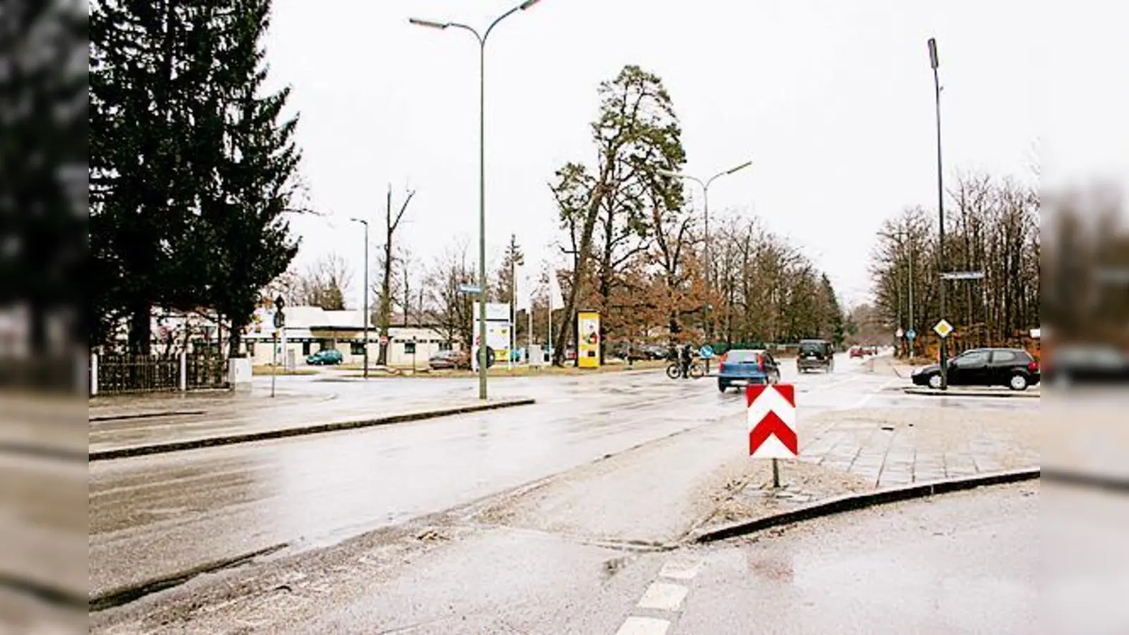 Am Straßenkreuz der Fasangarten- und der Minnewitstraße ist die Schaffung eines Kreisverkehrs geplant. Dieser könnte als Wendeschleife auch die Bus-Probleme der Linie 145 lösen helfen.  (Foto: Hettich)