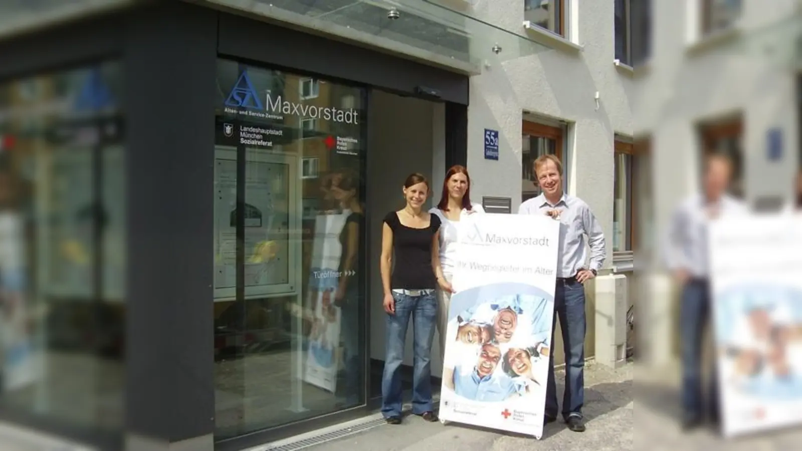 Ulrike Arendt, Gül Charlier und Michael Detsch (v.l.) kümmern sich im ASZ um die Belange der älteren Menschen im Viertel.	 (Foto: js)