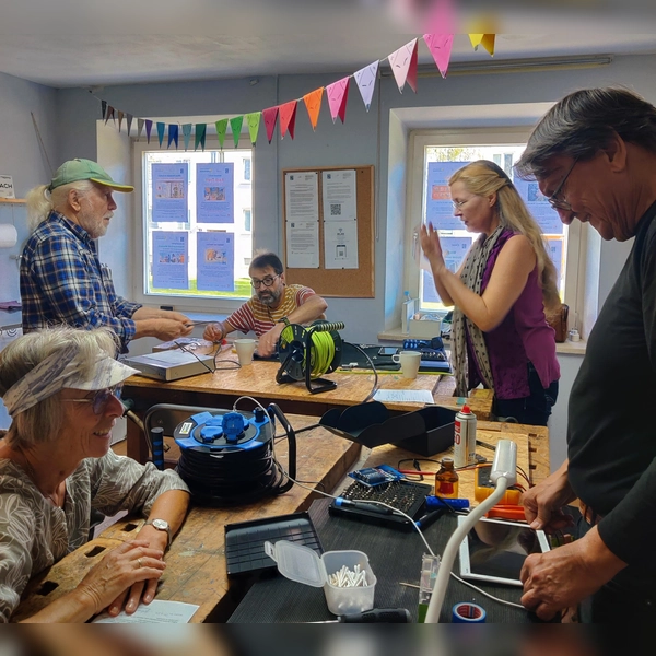 In der Zwischennutzung Karli17 werden verschiedene Kurse sowie ein Reparaturtreff und eine offene Werkstatt angeboten. (Foto: Kultur- und Bürgerhaus Pelkovenschlössl)