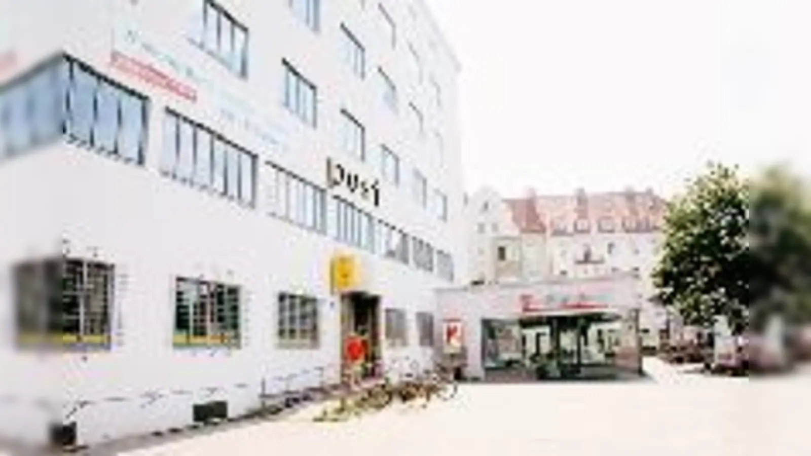 Gleich beide Giesinger Bezirksausschüsse kämpfen vehement um den Erhalt der Postfiliale in der Tegernseer Landstraße.  (F.: Hettich)