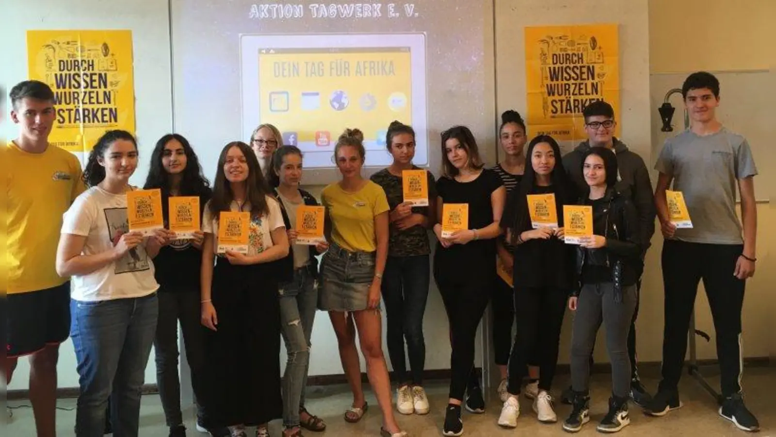 Mitarbeiter der „Aktion Tagwerk” gaben den teilnehmenden Klassen der Carl-von-Linde-Realschule Einblick in ihre Bildungsprojekte in Afrika. (Foto: Carl-von-Linde-Realschule)