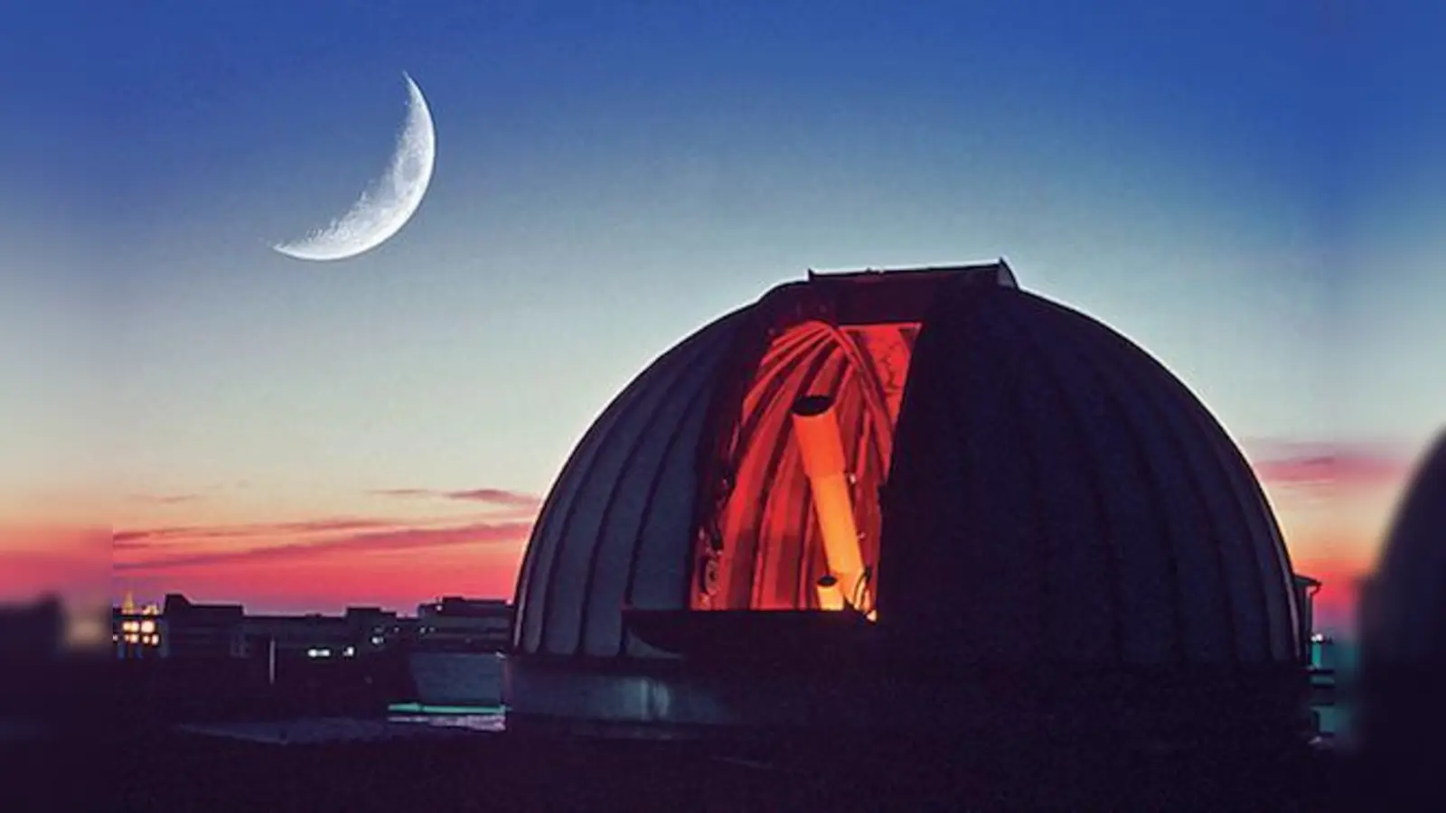 Mitten in der Stadt einen Blick ins All werfen: immer wieder beeindruckend. 	 (Foto: Volkssternwarte München)