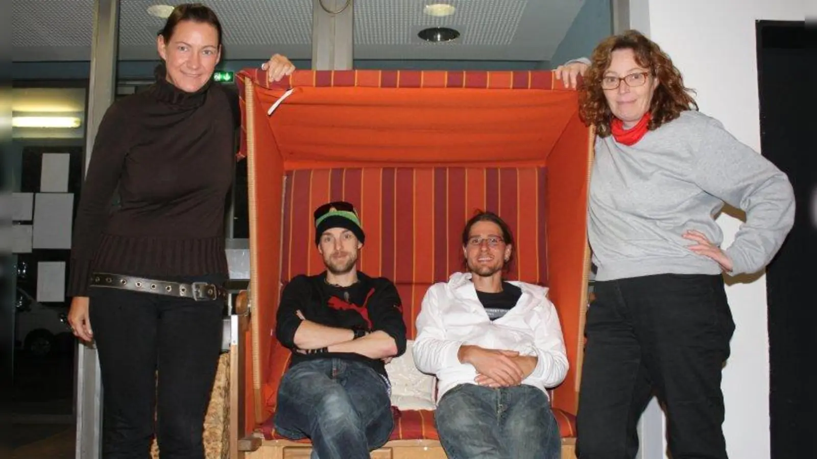 Das Team des Jugendtreff Neuhausen (v.l.): Leiterin Eva Staudinger zusammen mit ihren Kollegen Matthias Fleischmann, Mark Wagner und Katrin Steffek. (Foto: sb)