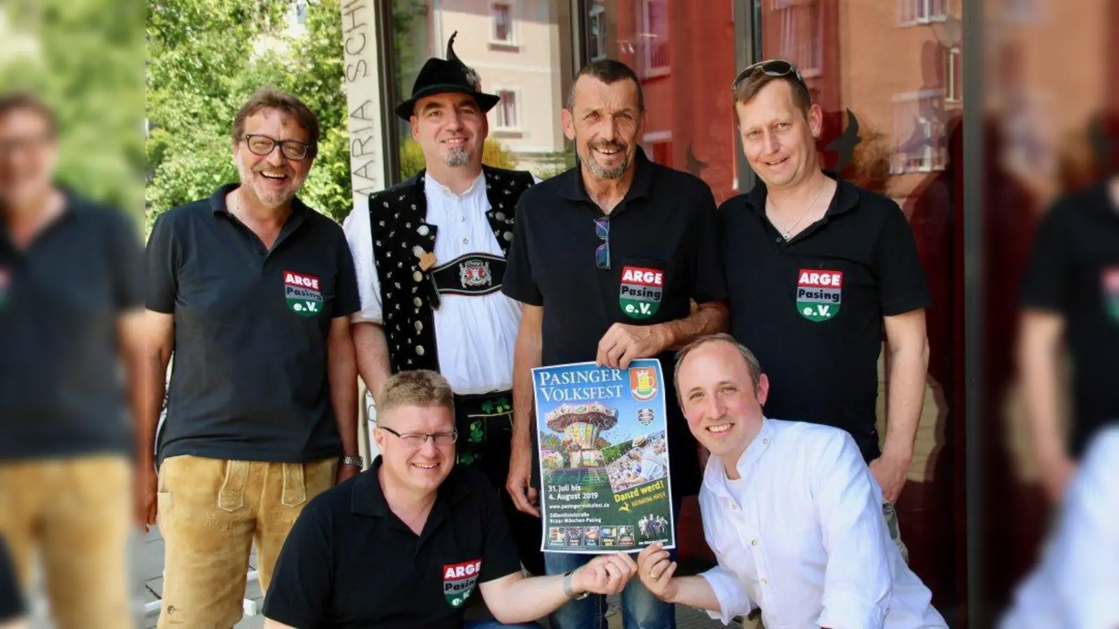 Die Wiesnräte freuen sich auf fünf Tage Gaudi und tolle Atmosphäre! V.l. Thomas Sedlmeier, Markus Huber, Peter Denk, Toni Hinkofer, Georg Felbermayr und Markus Westenhuber (v.l.). (Foto: us)