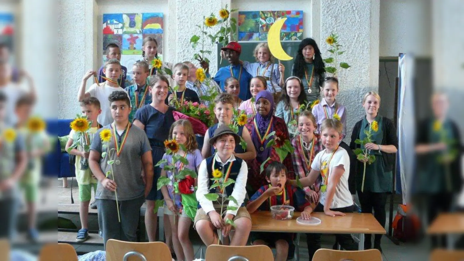 Die Viertklässler aus der Grundschule an der Eversbuschstraße beleuchteten das Thema „Übertritt” im Rahmen eines Theaterstückes aus ihrer Sicht. (Foto: pi)