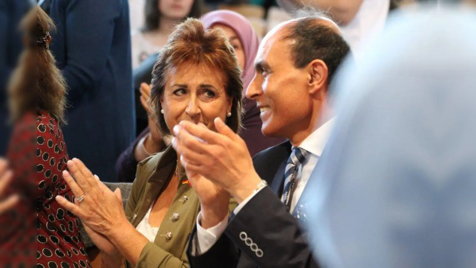 Verstanden sich gut: Weilheims dritte Bürgermeisterin Angelika Flock und der türkische Generalkonsul Mehmet Günay. (Foto: Josef Schmidt)