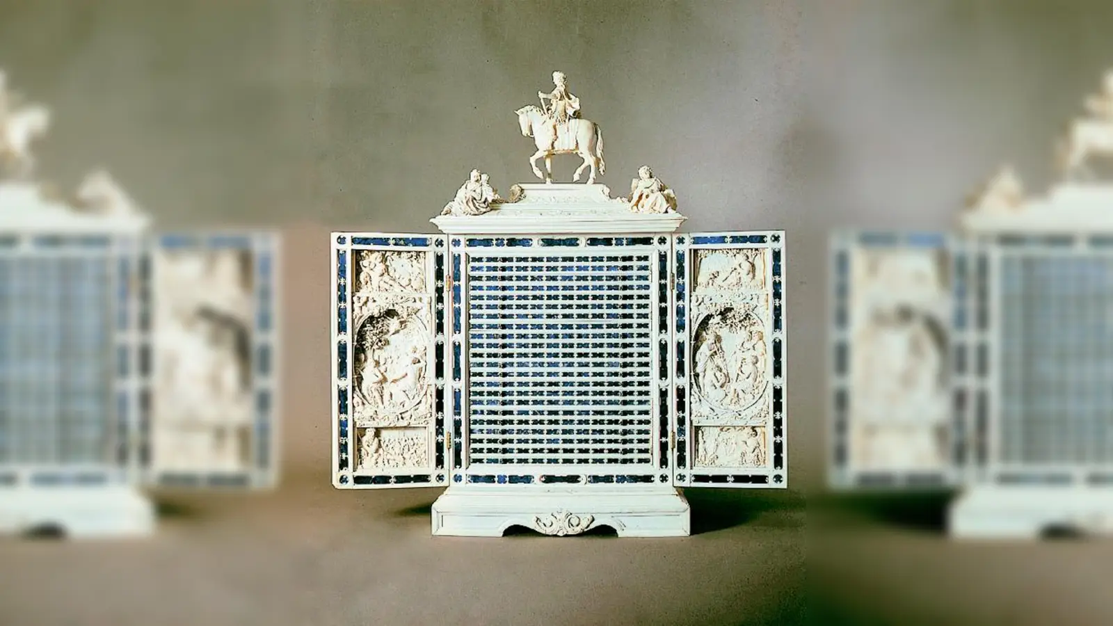Münzschrein Maximilians I. von Bayern, 1618-1624, aus Elfenbein, Lapislazuli und Holz.  (Foto: Bayerisches Nationalmuseum München)