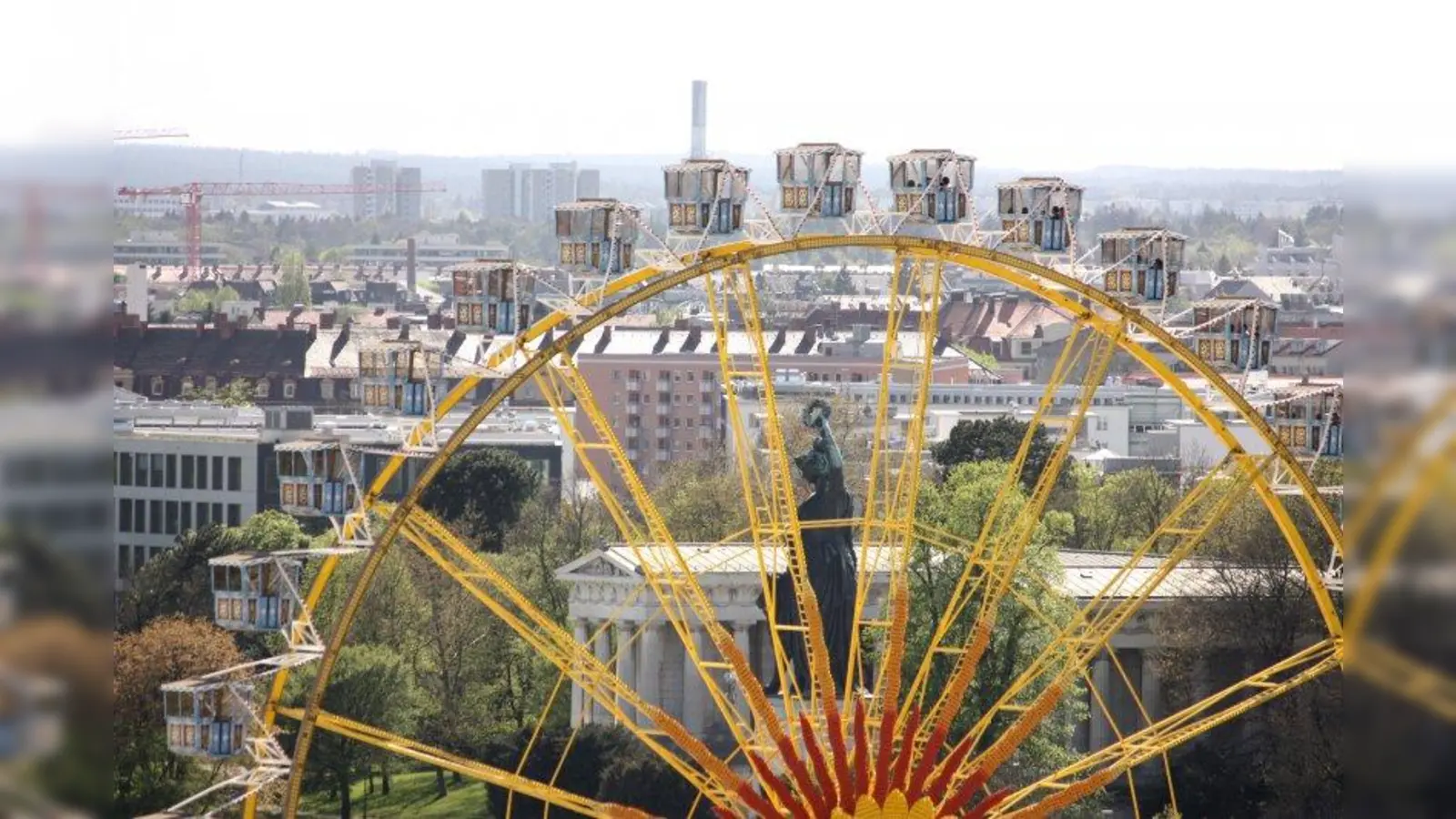 Ob das Frühlingsfest auf der Theresienwiese heuer zu einem späteren Termin nachgeholt werden kann, ist noch nicht entschieden. (Foto: job/ Archiv)