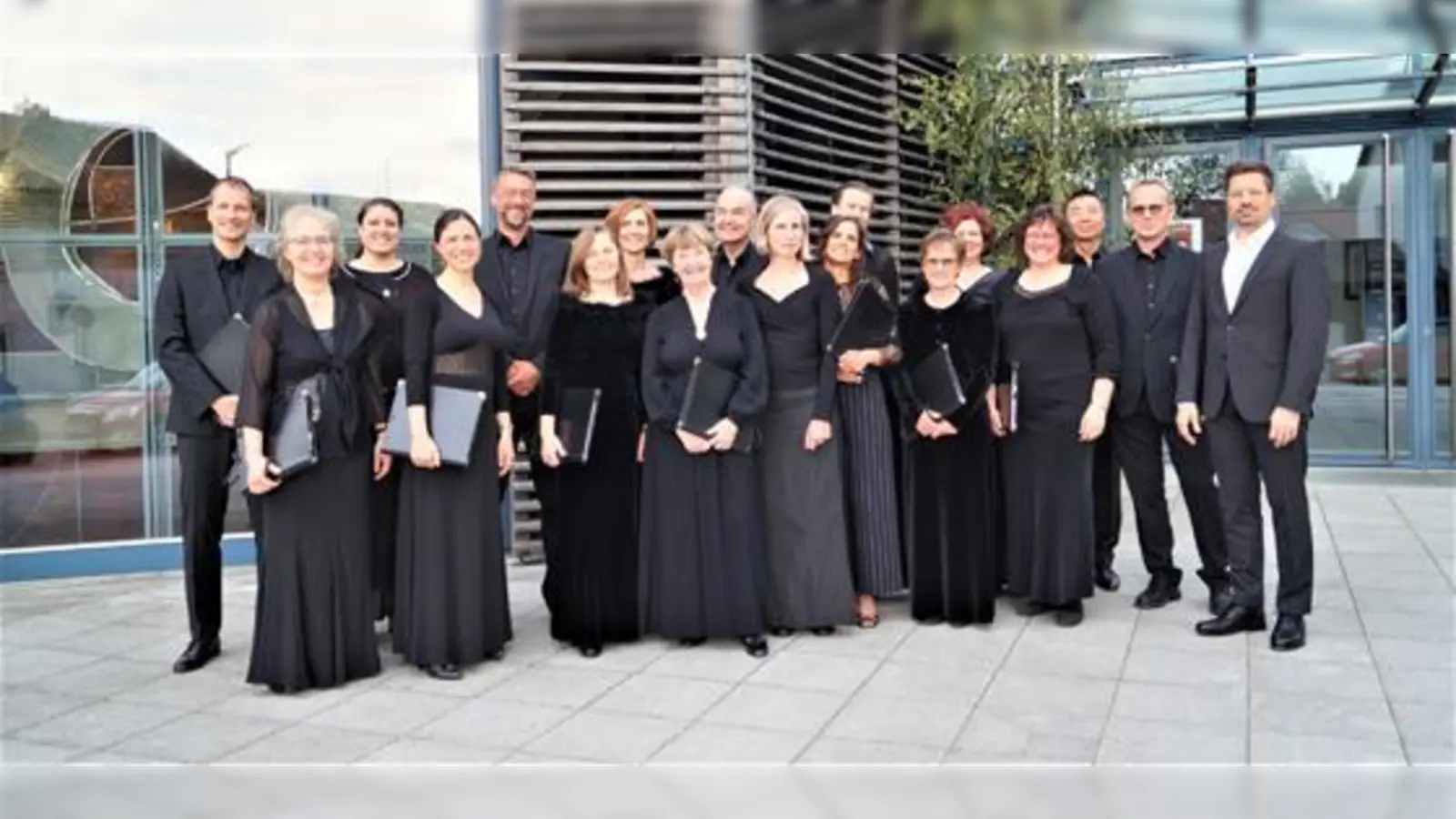 Eine Einstimmung auf den Advent bietet der Kammerchor des Leonhardi-Ensembles am 2. Advent.  (Foto: VA)