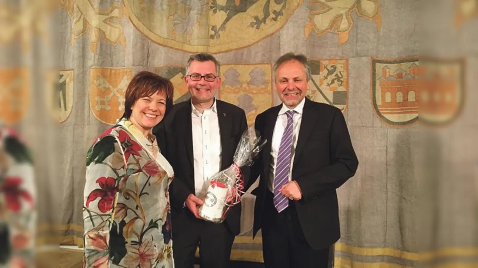 Setzen auf Dialog statt Ausgrenzung: Landtagsabgeordnete Diana Stachowitz mit dem Bundestagsabgeordneten Dietmar Nietan und Dr. Hansjörg Brey.	 (Foto: VA)