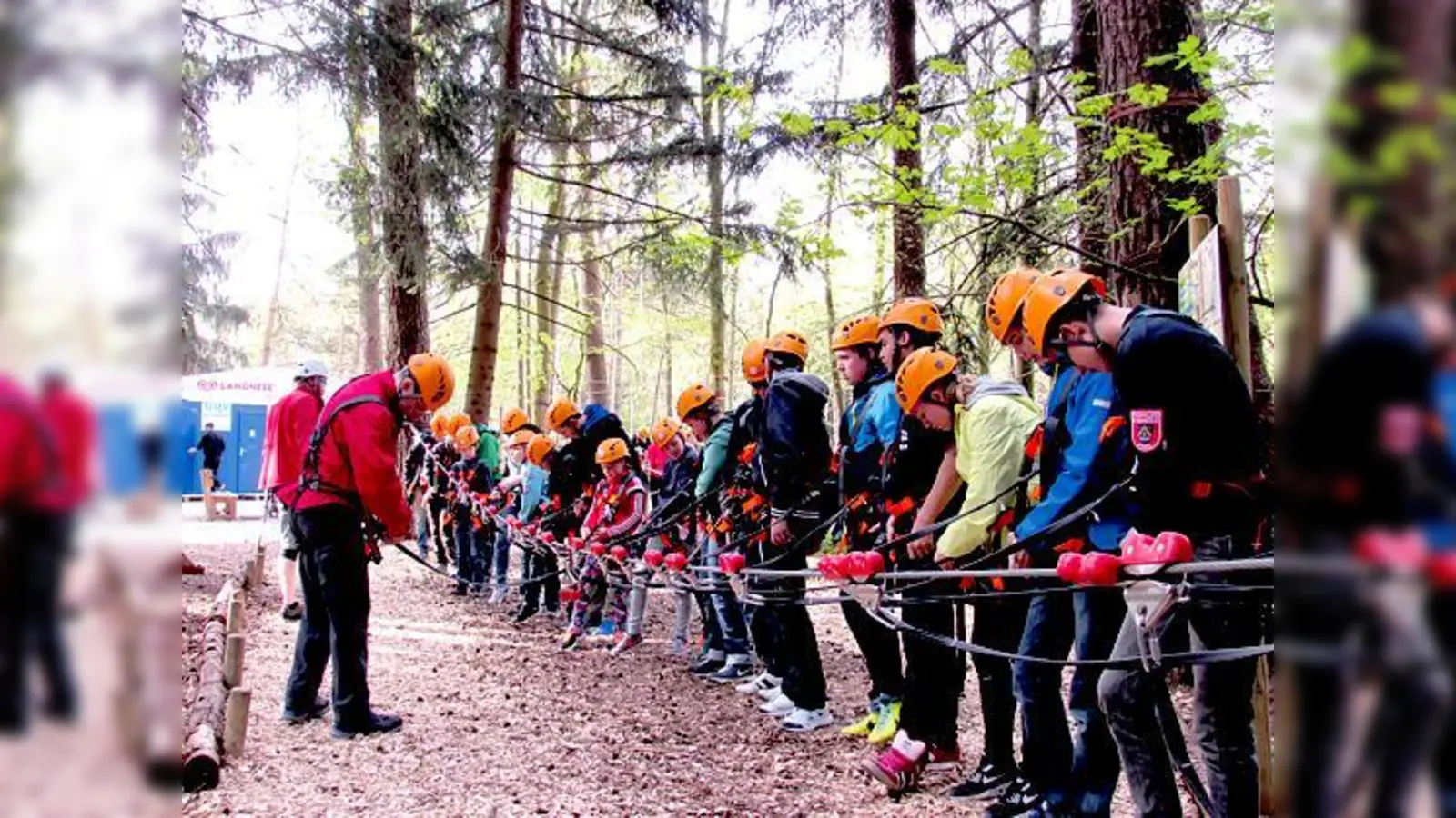 Der Ausflug führte die Jungfeuerwehrler in den  Vaterstettener Kletterwald.	 (Foto: Feuerwehr)