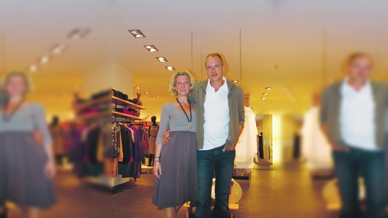 Stephania und Thomas Blöchl freuen sich, ihr Geschäft nun in neuem Look präsentieren zu können (Foto: pi)