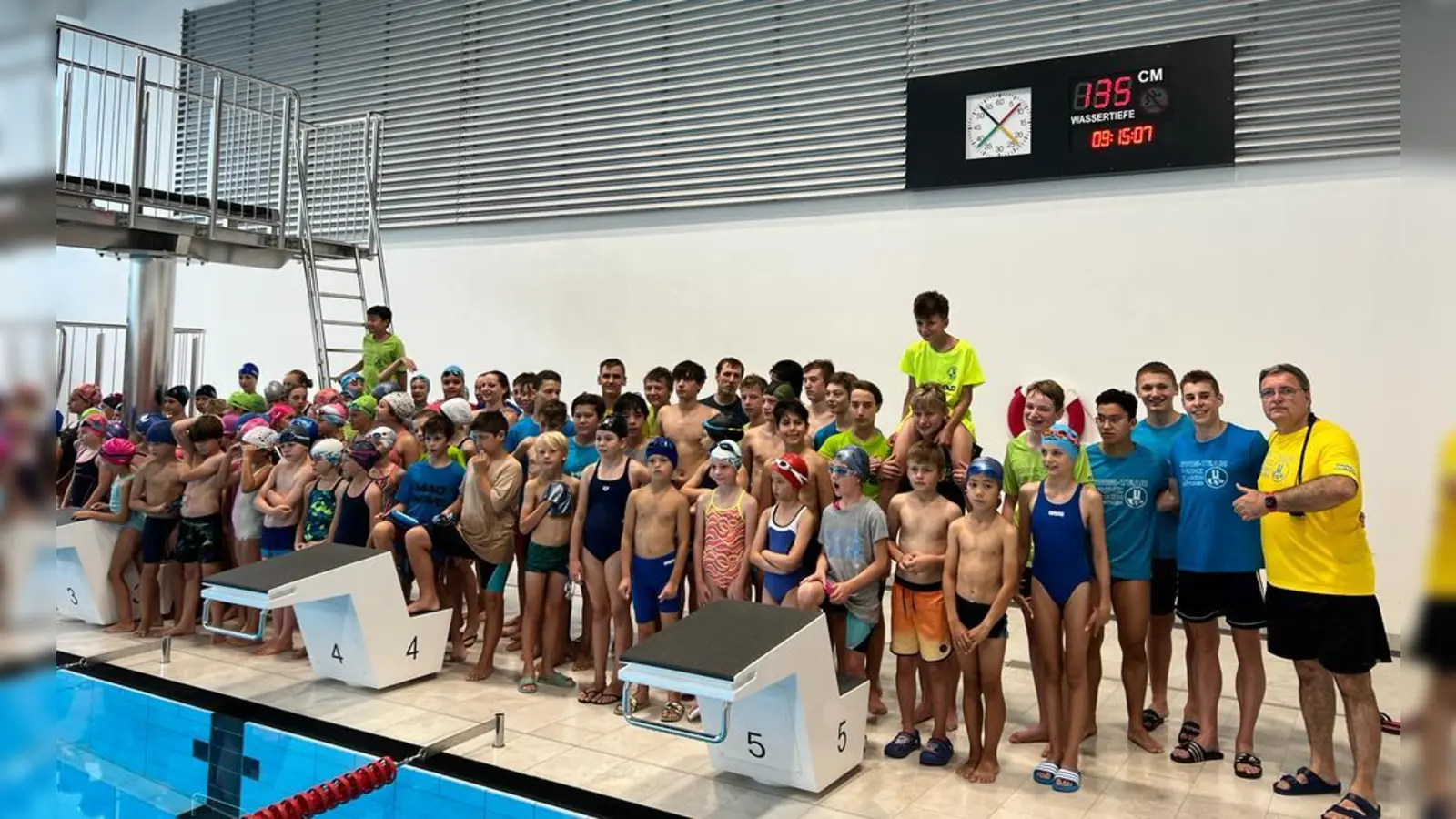 Insgesamt nahmen 115 Schwimmerinnen und Schwimmer an dem Wettkampf im Schwimmbad an der Ruth-Drexel-Straße teil. (Foto: privat)