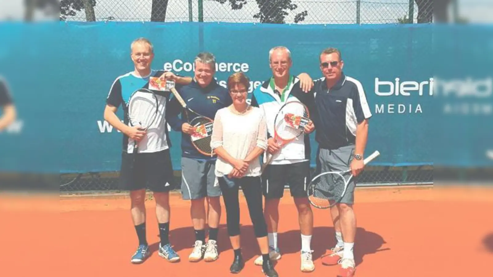 Preise für die Finalisten (von links nach rechts): Christian Müller, Thomas Ignatzy, Carolin Scholl, Günther Klement, Stephan Dell.	 (Foto: Verein)
