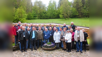 Die ehrenamtlichen Sammler des Volksbundes auf der Gedenkstätte Schönau am Königsee. (Foto: Otto Hartl)