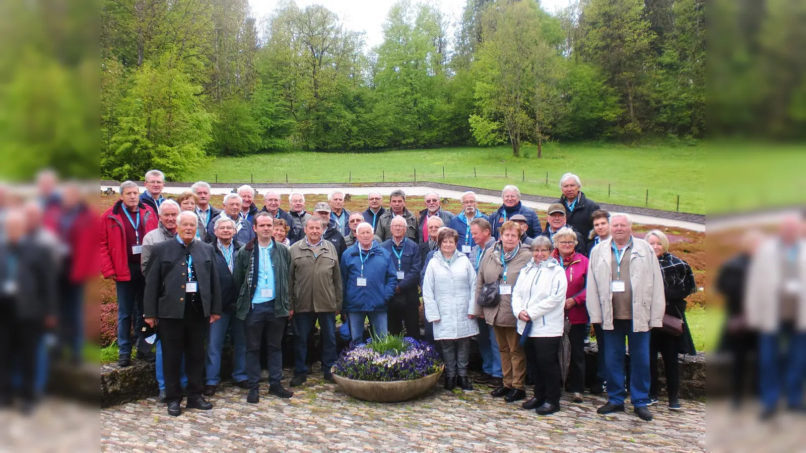 Die ehrenamtlichen Sammler des Volksbundes auf der Gedenkstätte Schönau am Königsee. (Foto: Otto Hartl)