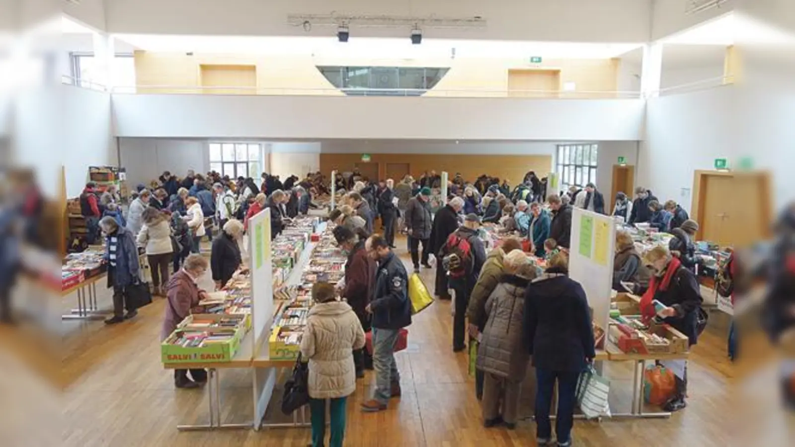 Der Bücherflohmarkt der Gemeindebücherei hat in diesem Jahr eine echte Rekordsumme erzielt können. 	 (Foto: Haar)