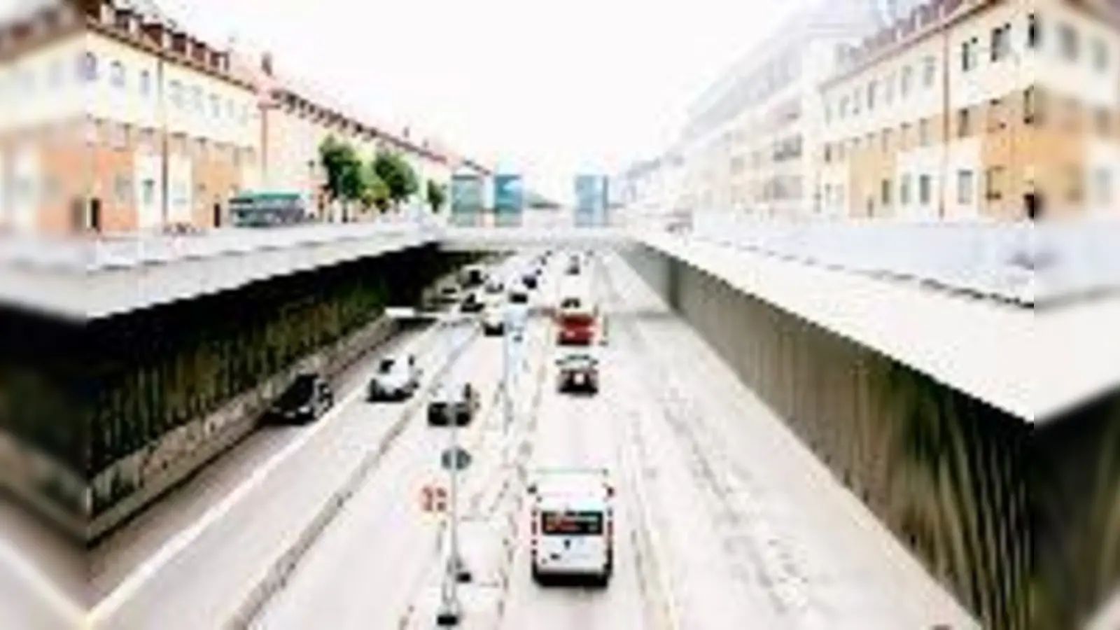 Die Radarüberwachung der Baustelle McGraw-Graben soll aufrecht erhalten werden. Ein Antrag auf Entfernung seitens der CSU im Bezirksausschuss Untergiesing-Harlaching fand keine Unterstützung.  (Foto: Woschée)