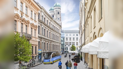 Elektrokleinbusse – wie dieser hier in der Kardinal-Faulhaberstraße – sollen ab Juni durch die Altstadt fahren und allen Menschen die Fortbewegung erleichtern.  (Foto: Initiative Andreas Gregor, SPD/Volt Fraktion)