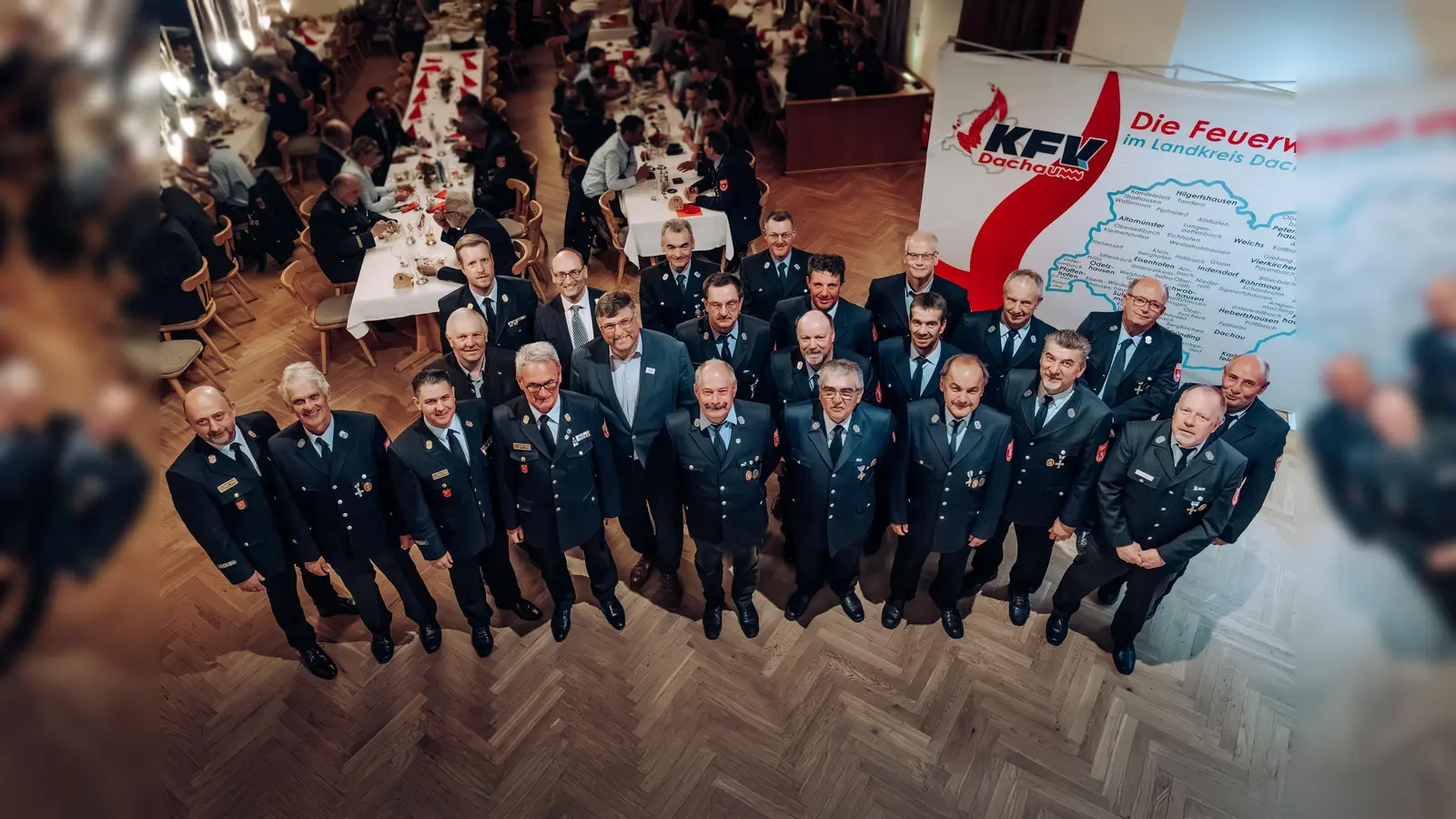 17 Kameraden wurden für ihre 40-jährige Mitgliedschaft geehrt, Georg Reischl (vorne 4. v. l.) sogar für 50 Jahre Treue.  (Foto: KBI Dachau)