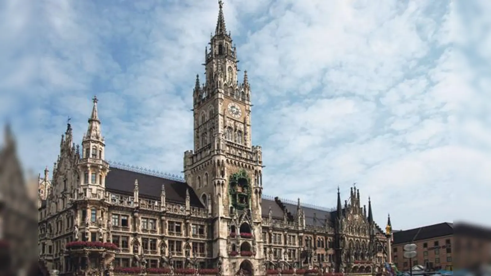 Den Blick aufs Rathaus kennen wohl alle Münchner. Für einen Blick hinter die Kulissen haben die Münchner eher selten die Chance. Heute ist die Gelegenheit.	 (Foto: Archiv)