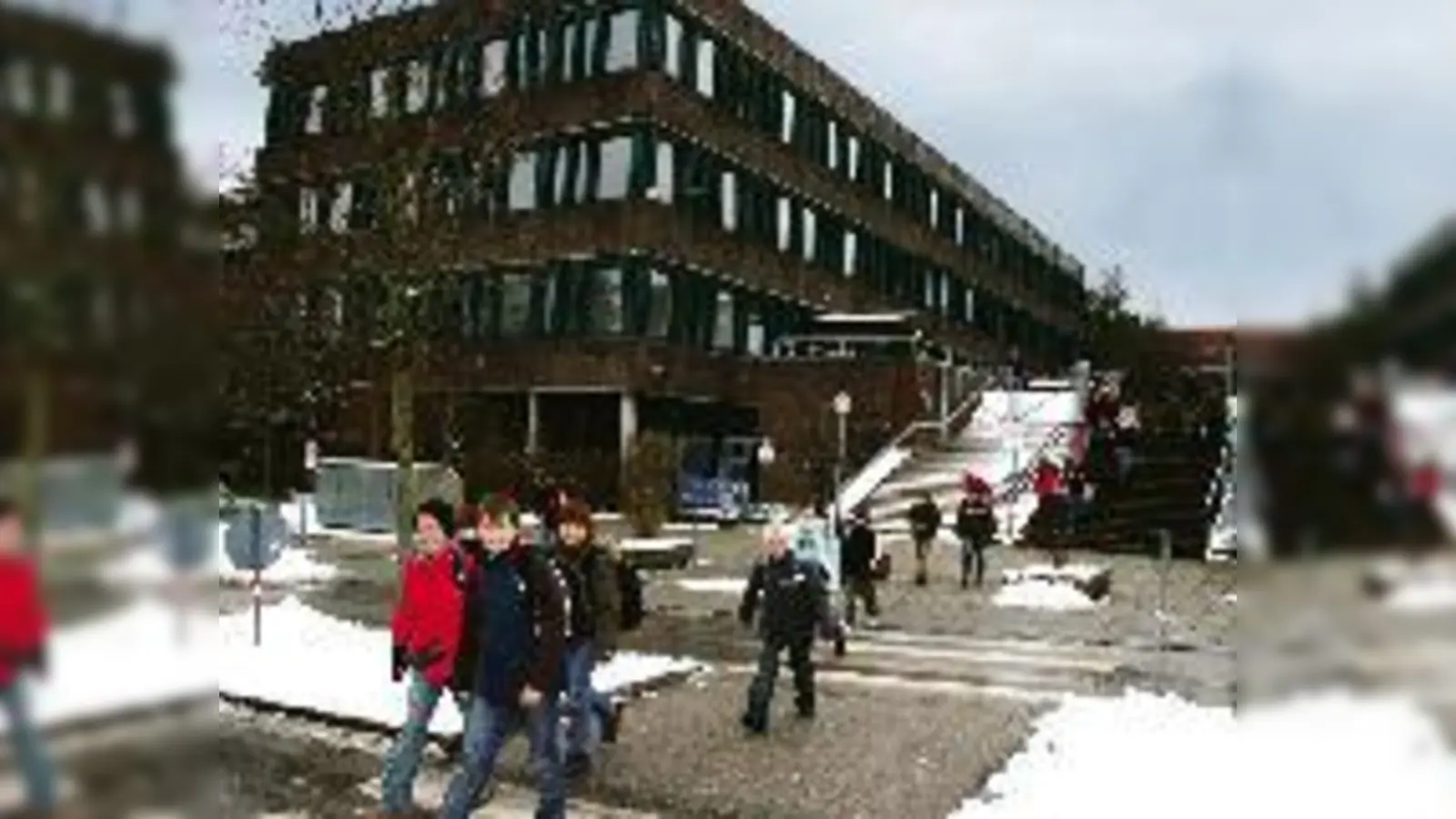 Weil die Lena-Christ-Realschule in Markt Schwaben noch nicht ausgelastet ist, fürchtet man eine Realschule in Poing als Konkurrenz.  (Foto: pt)