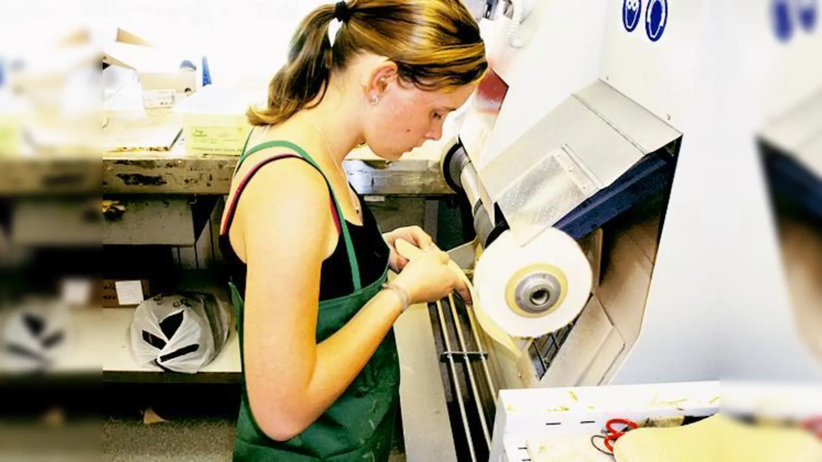 Daniela D.,  Auszubildende des Berufsbildungswerks in Johanneskirchen, war im Sommer 2008 mit dem EU-Förderprogramm »Leonardo Da Vinci« in einem Orthopädie-Schuhmacherbetrieb in Südtirol. (Foto: BBW)