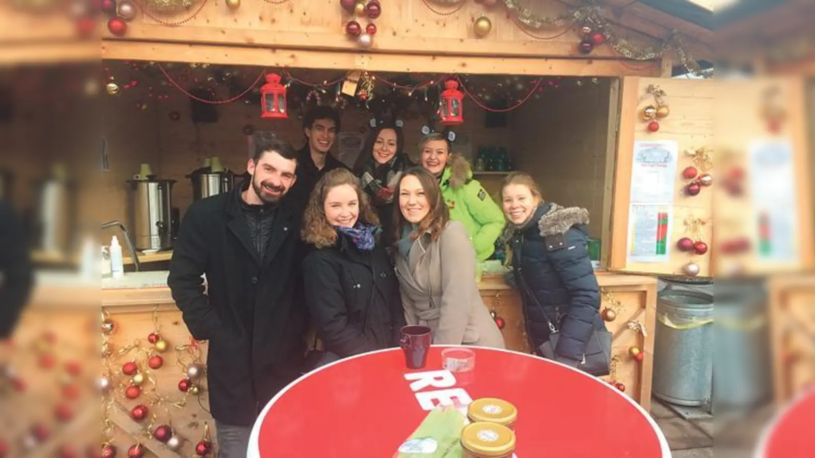 Die Grafinger Faschingsbären eröffnen ab Freitag wieder  ihren Glühweinstand.	 (Foto: Faschingsbären)