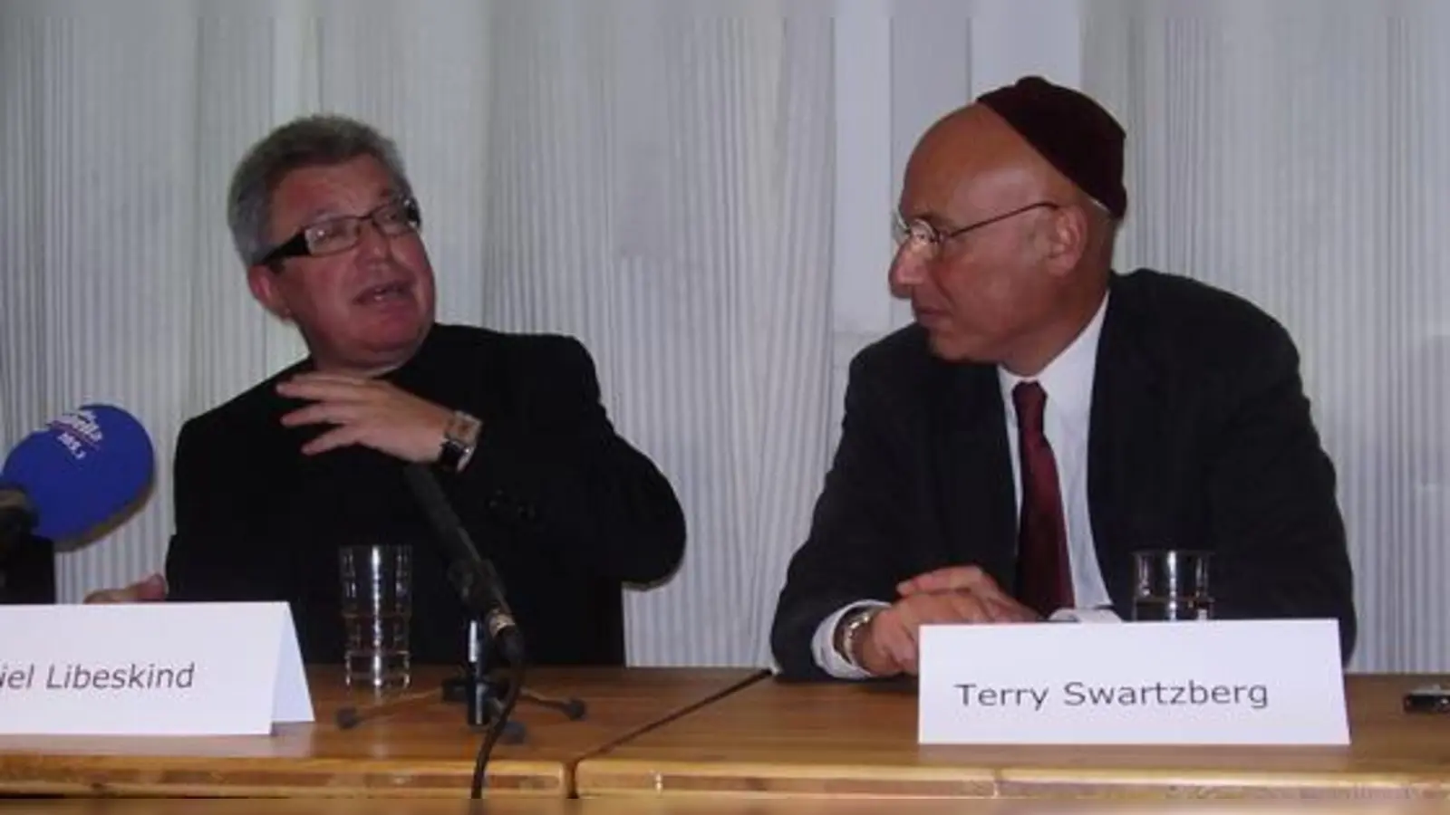 Während Architekt Daniel Libeskind schon mit Visionen spielt, weiß Terry Swartzberg noch nicht, ob das Projekt Neue Synagoge überhaupt realisierbar ist.	 (Foto: js)