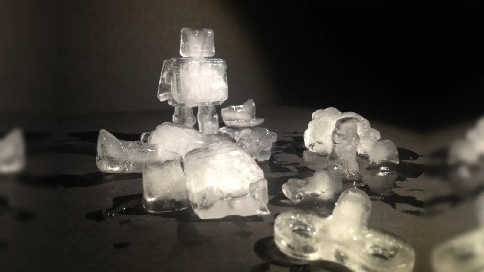 Robotermärchen: Theaterinstallation nach Texten von Stanislaw Lem, Wladimir Georgijewitsch Sorokin und anderen. (Foto: Bülent Kullukcu)