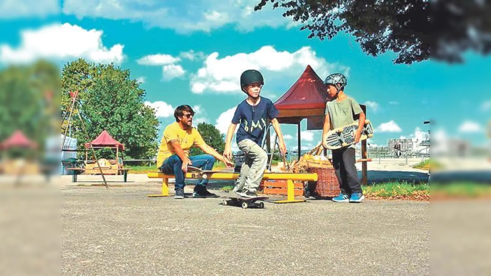 Auch Skateboarding ist auf dem Vorplatz des stillgelegten Olympia-Bahnhofs möglich.	 (Foto: PA/SPIELkultur e.V.)