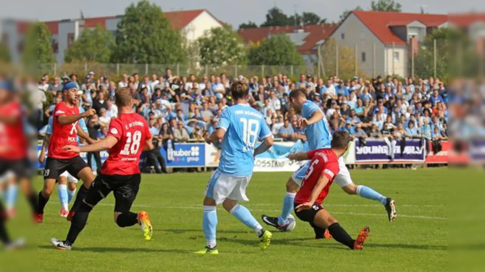 Bei der Torpremiere in Weiß-Blau: Markus Ziereis.  (Foto: Anne Wild)