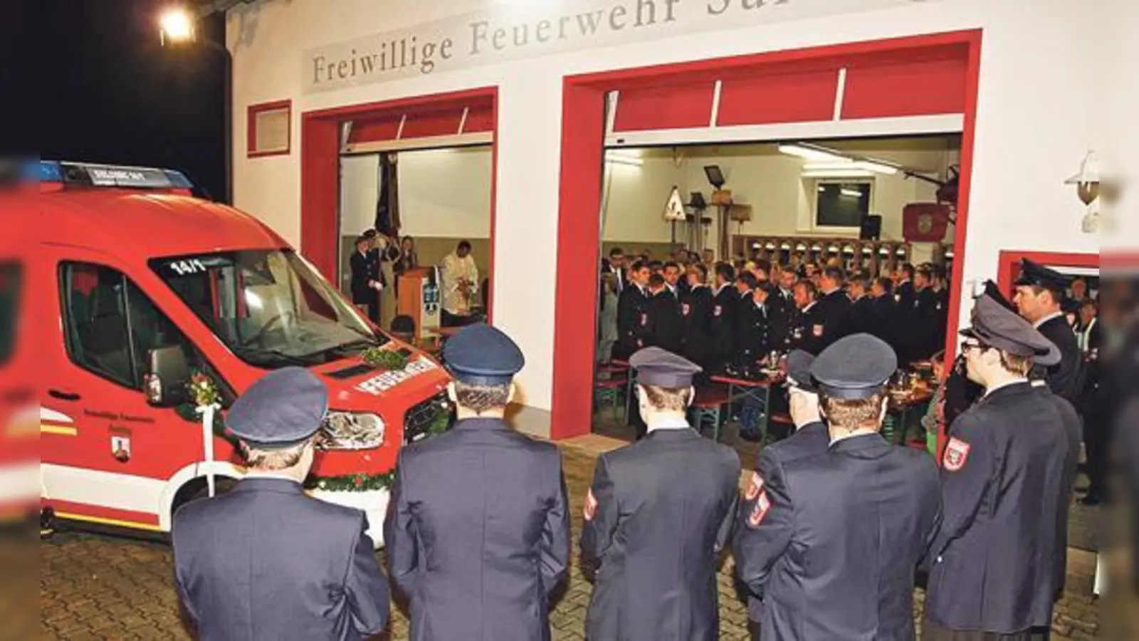 Volles (Feuerwehr)-Haus in Sulding: Die Floriansjünger feierten den Abschluss eines gewaltigen Kraftaktes ganz groß. 	 (Foto: kw)
