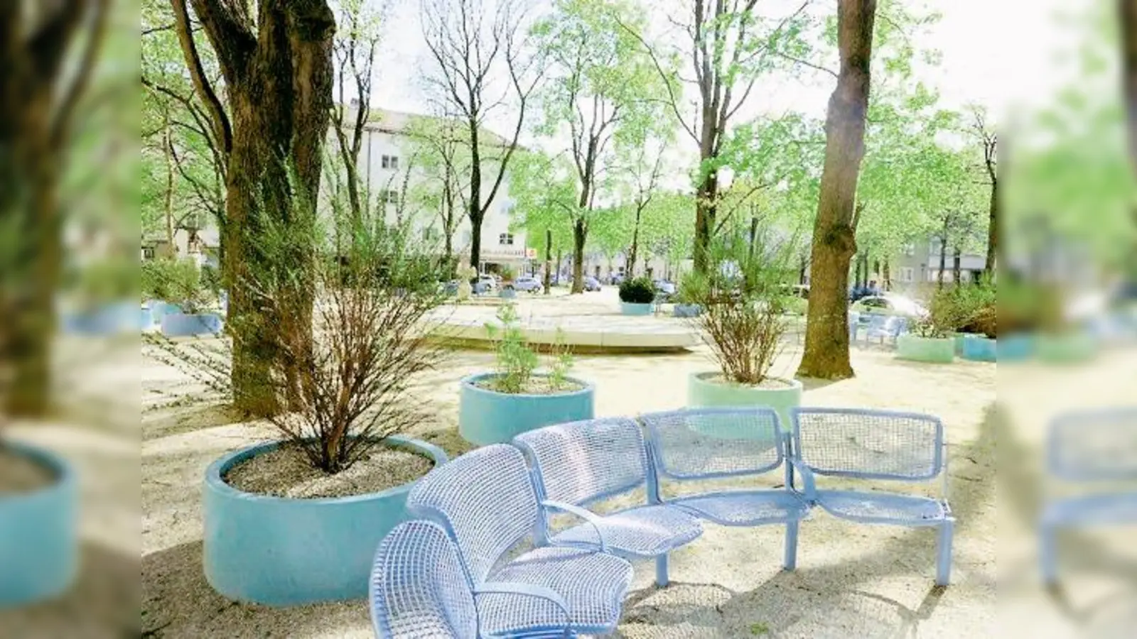 Hübsch hergerichtet mit vielen Plätzen zum Ratschen und Spielmöglichkeiten für Erwachsene präsentiert sich der Karl-Preis-Platz.	 (Foto: pb)