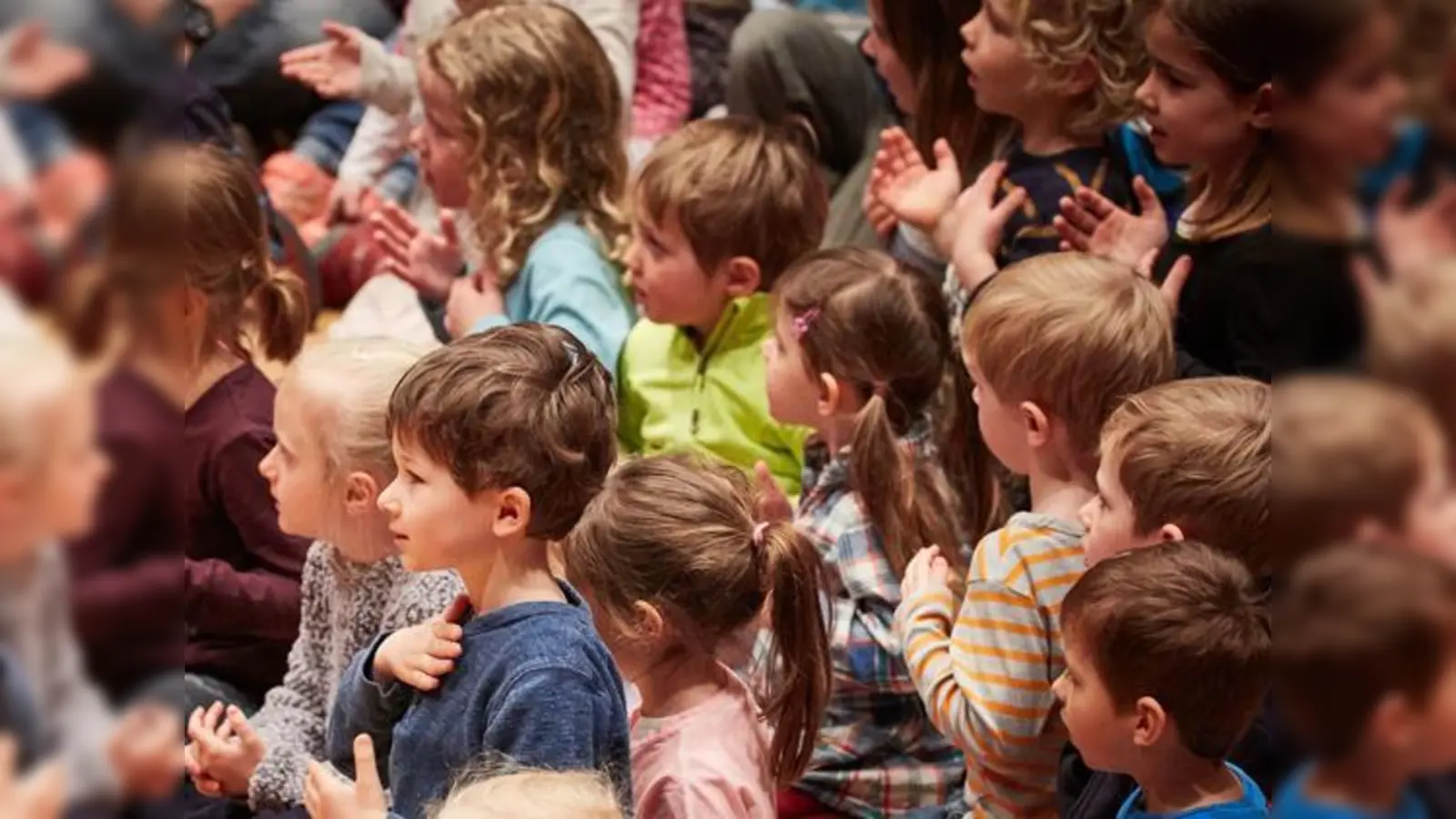 Spannend für Kinder wird der Märchen-Marathon am 17. Dezember: 13 Stunden lang erzählen die Schwestern Grimm sich querbeet durch die Sammlung der 200 Märchen ihrer berühmten Brüder.  (Foto: Florian Emanuel Schwarz)