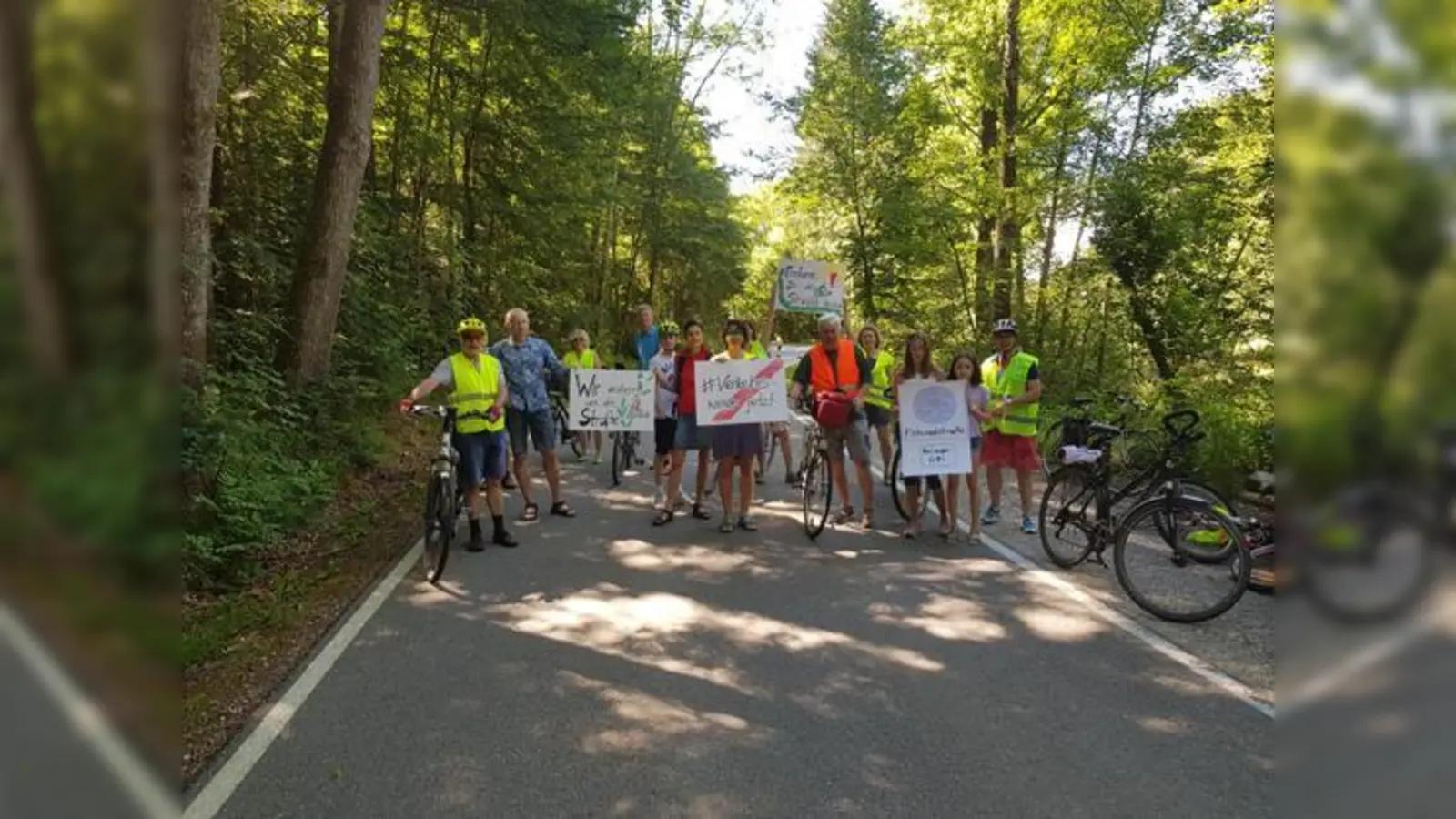 Die Staatsstraße 2351 zwischen Glonn und Moosach soll Fahrradstraße werden!  (Foto: VA)